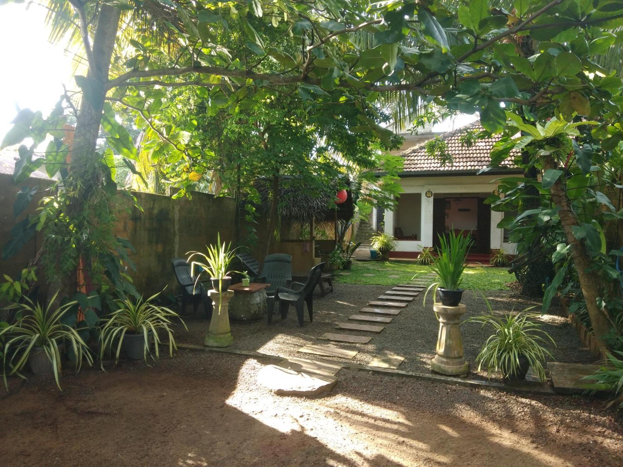 Sena'S Place Hikkaduwa Exterior foto