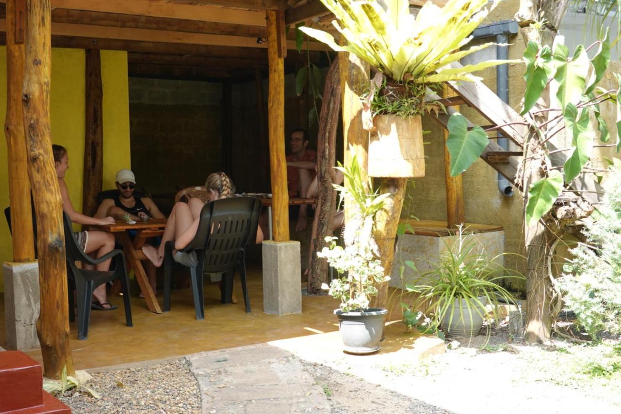 Sena'S Place Hikkaduwa Exterior foto